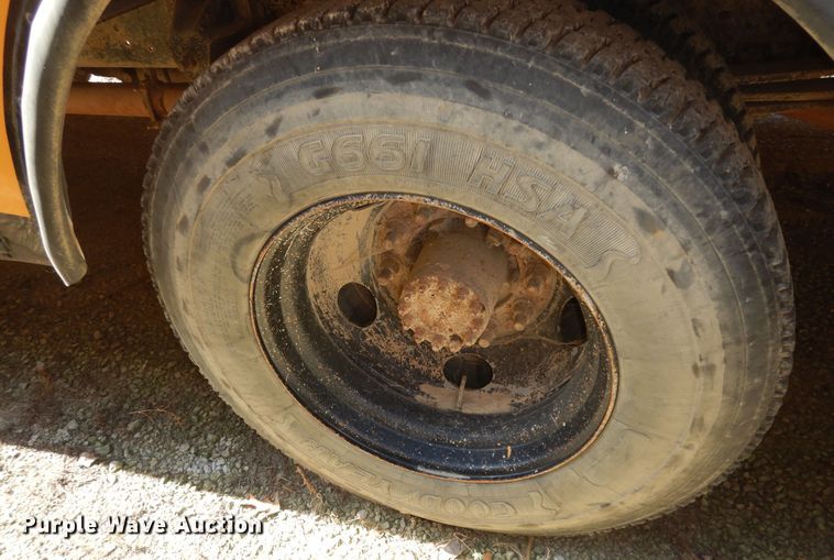 image for item DM3200 1999 Chevrolet Blue Bird  school bus