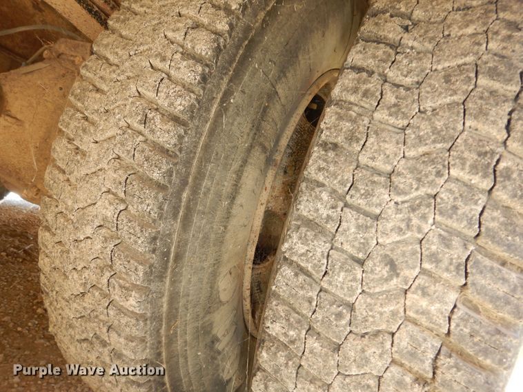 image for item DM3200 1999 Chevrolet Blue Bird  school bus