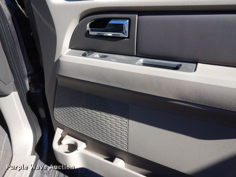 image for item DM3227 2013 Ford Expedition XL  SUV