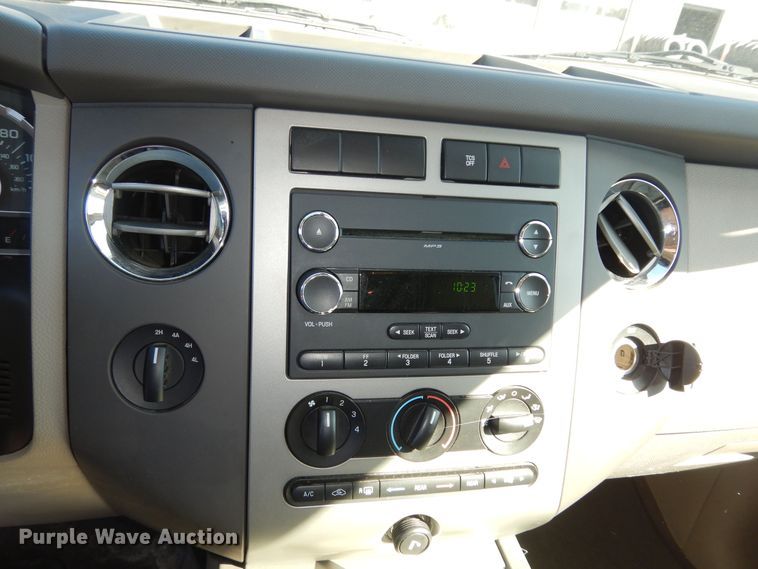 image for item DM3227 2013 Ford Expedition XL  SUV