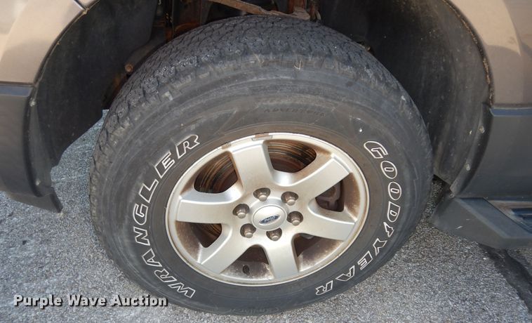 image for item DM3227 2013 Ford Expedition XL  SUV