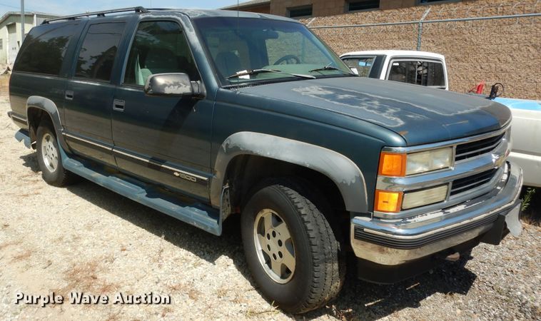 image for item DN1656 1995 Chevrolet Suburban K1500 LS  SUV