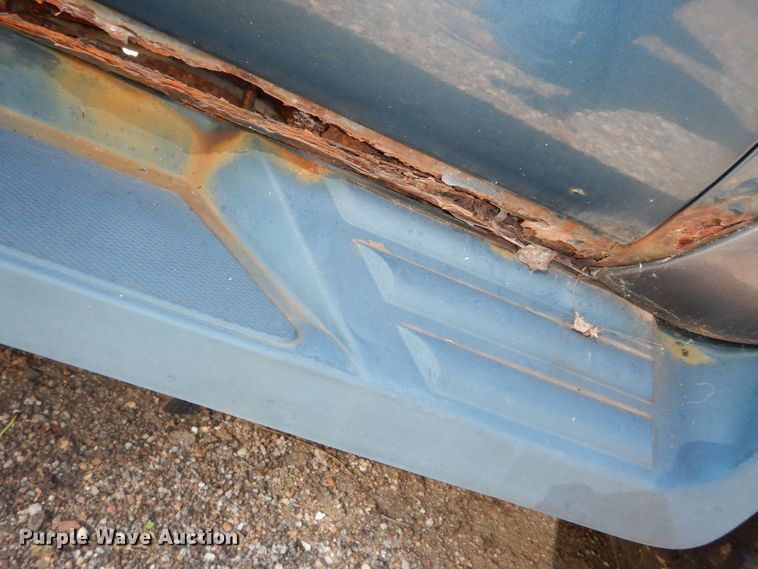 image for item DN1656 1995 Chevrolet Suburban K1500 LS  SUV