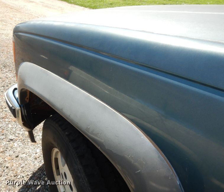 image for item DN1656 1995 Chevrolet Suburban K1500 LS  SUV