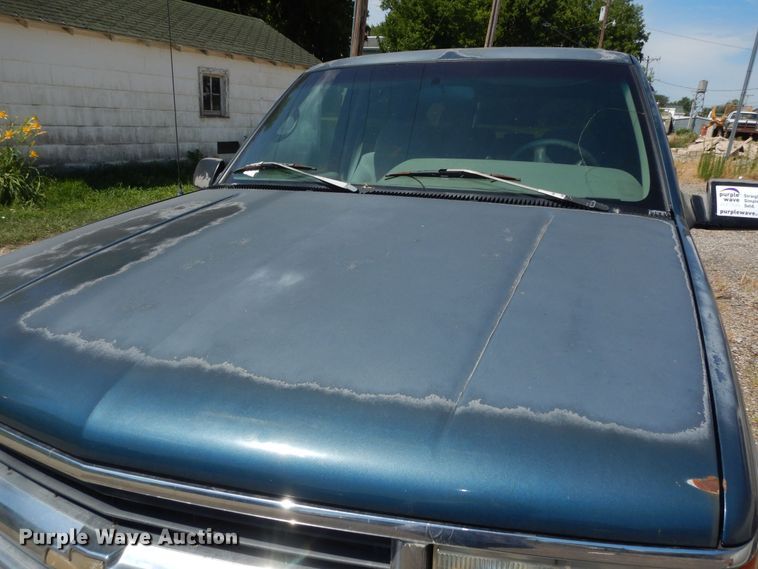 image for item DN1656 1995 Chevrolet Suburban K1500 LS  SUV