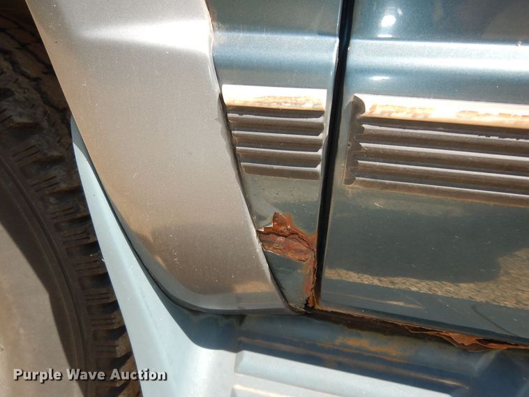 image for item DN1656 1995 Chevrolet Suburban K1500 LS  SUV