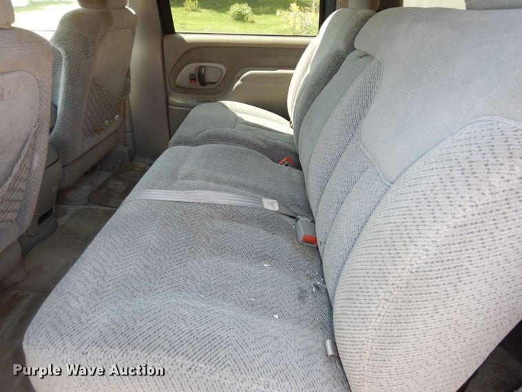 image for item DN1656 1995 Chevrolet Suburban K1500 LS  SUV