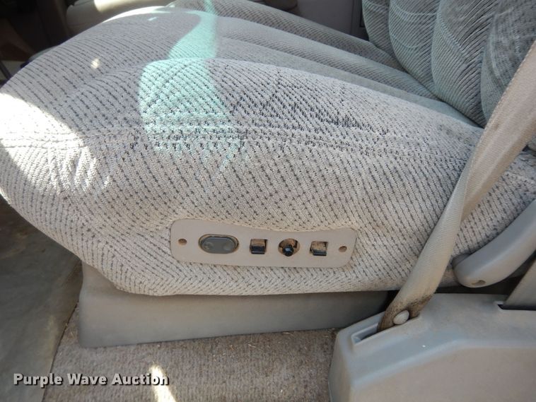 image for item DN1656 1995 Chevrolet Suburban K1500 LS  SUV