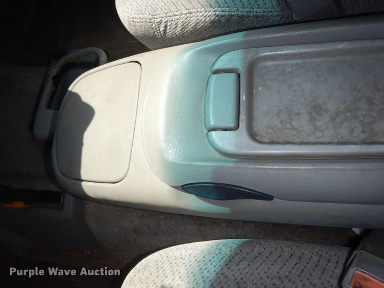 image for item DN1656 1995 Chevrolet Suburban K1500 LS  SUV