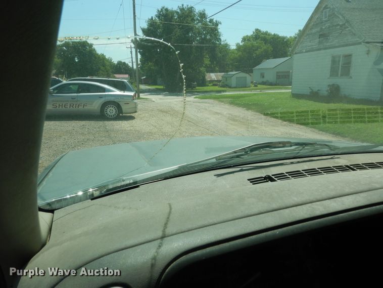 image for item DN1656 1995 Chevrolet Suburban K1500 LS  SUV