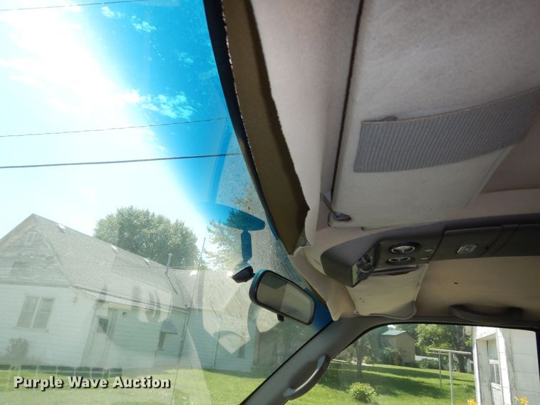 image for item DN1656 1995 Chevrolet Suburban K1500 LS  SUV