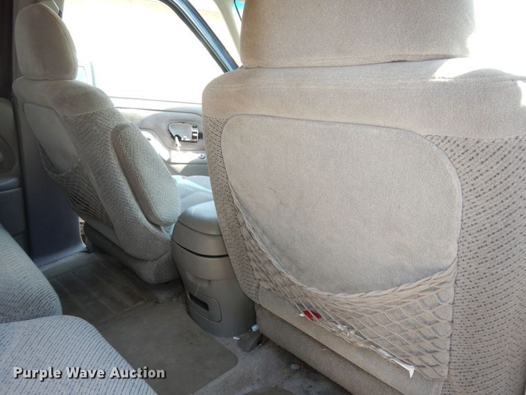 image for item DN1656 1995 Chevrolet Suburban K1500 LS  SUV