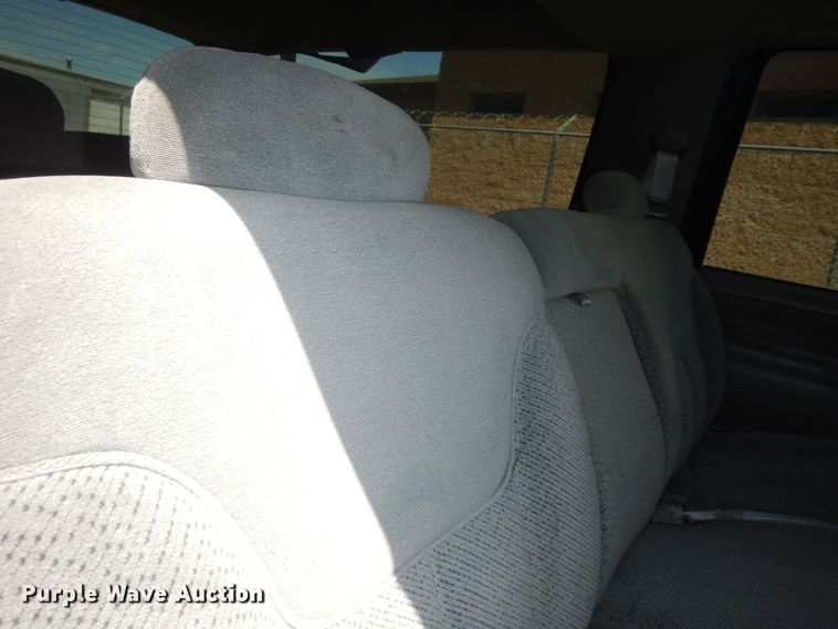 image for item DN1656 1995 Chevrolet Suburban K1500 LS  SUV