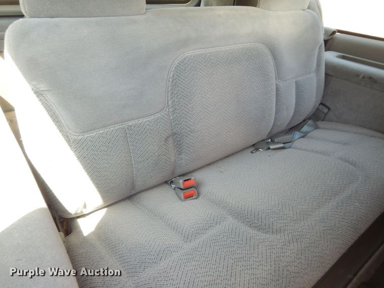 image for item DN1656 1995 Chevrolet Suburban K1500 LS  SUV