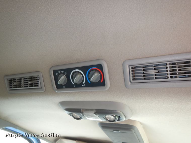 image for item DN1656 1995 Chevrolet Suburban K1500 LS  SUV