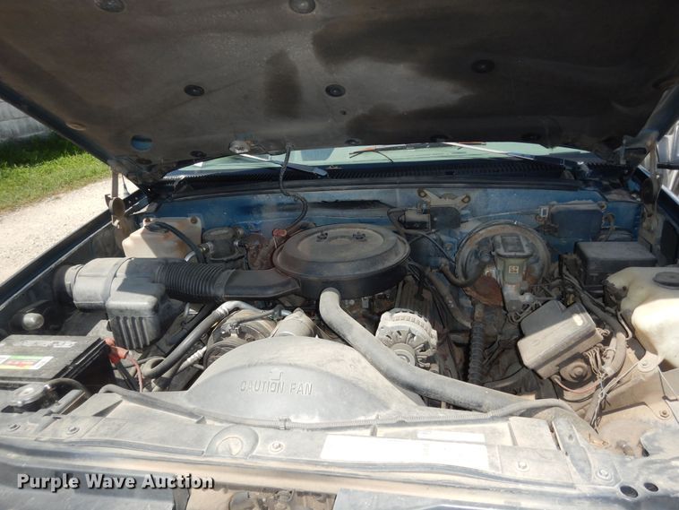 image for item DN1656 1995 Chevrolet Suburban K1500 LS  SUV