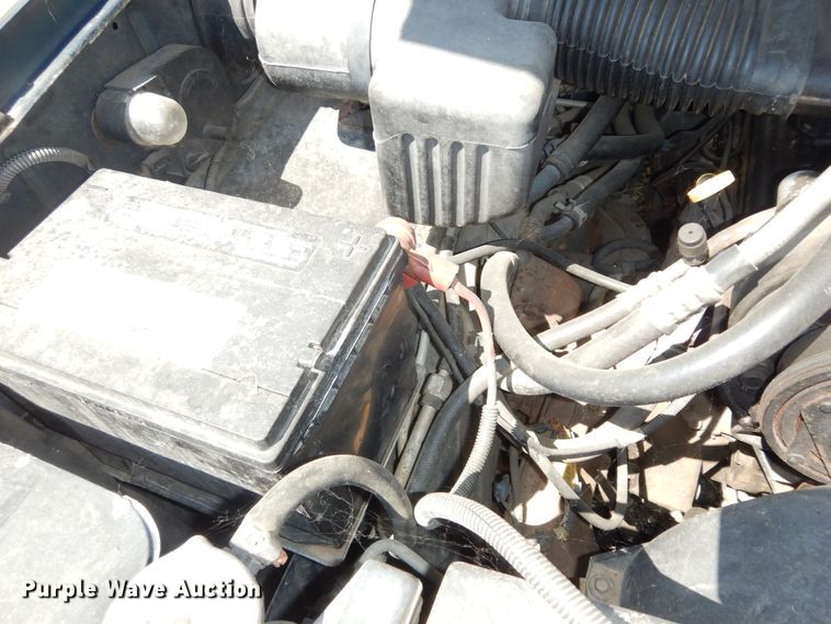 image for item DN1656 1995 Chevrolet Suburban K1500 LS  SUV