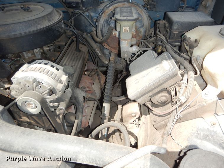 image for item DN1656 1995 Chevrolet Suburban K1500 LS  SUV