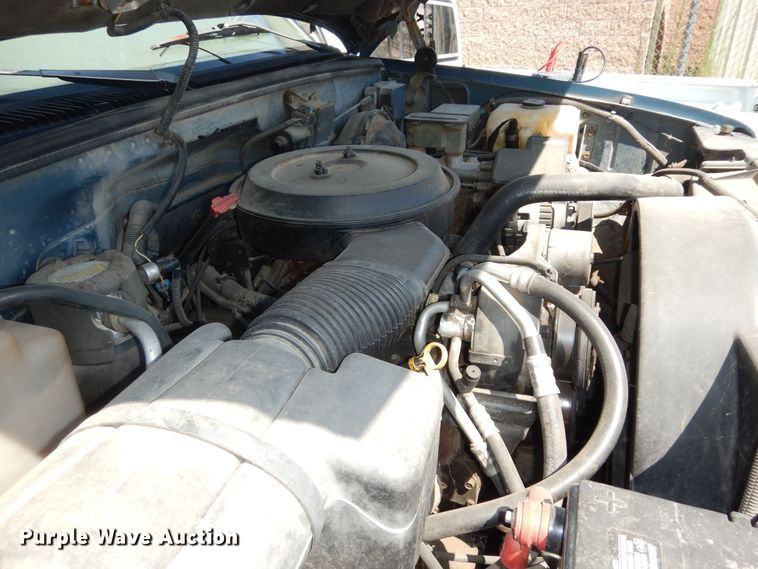 image for item DN1656 1995 Chevrolet Suburban K1500 LS  SUV