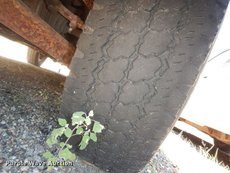 image for item DN1656 1995 Chevrolet Suburban K1500 LS  SUV