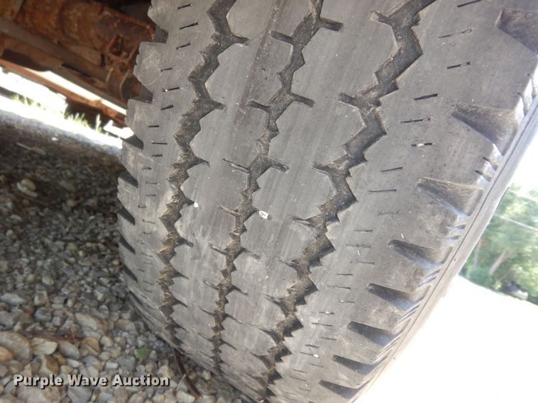 image for item DN1656 1995 Chevrolet Suburban K1500 LS  SUV