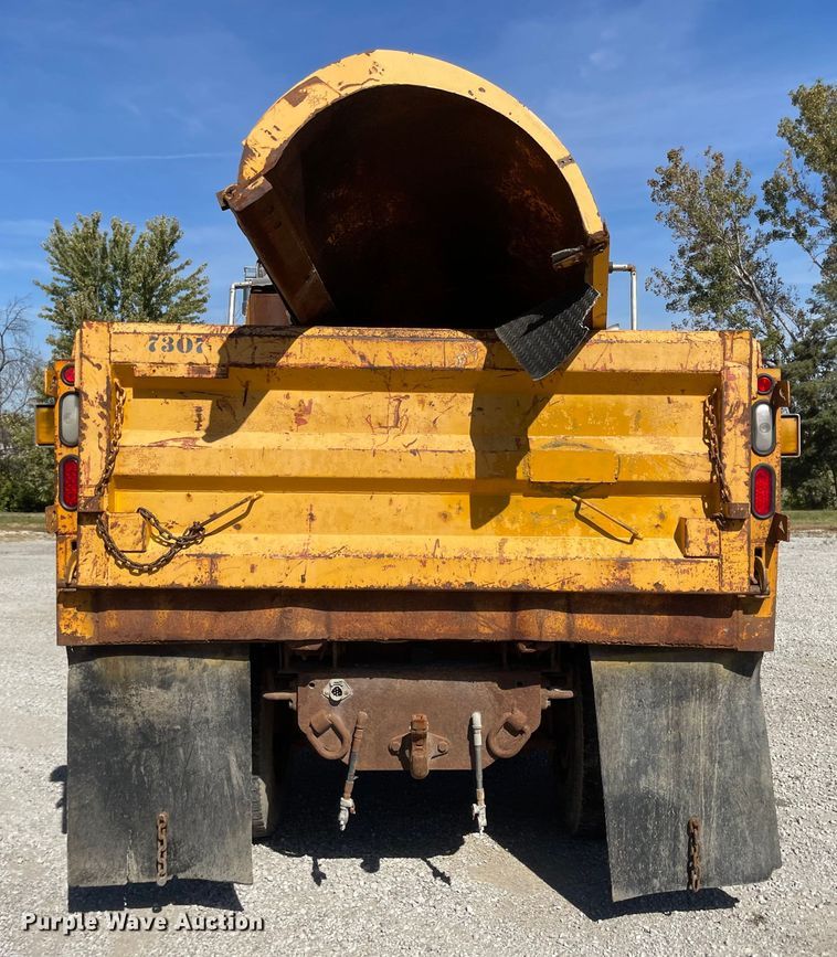 image for item DN7321 2005 International 7400  dump truck