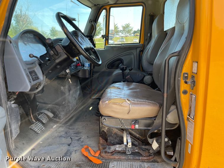 image for item DN7321 2005 International 7400  dump truck