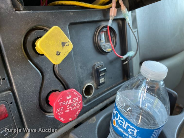 image for item DN7321 2005 International 7400  dump truck