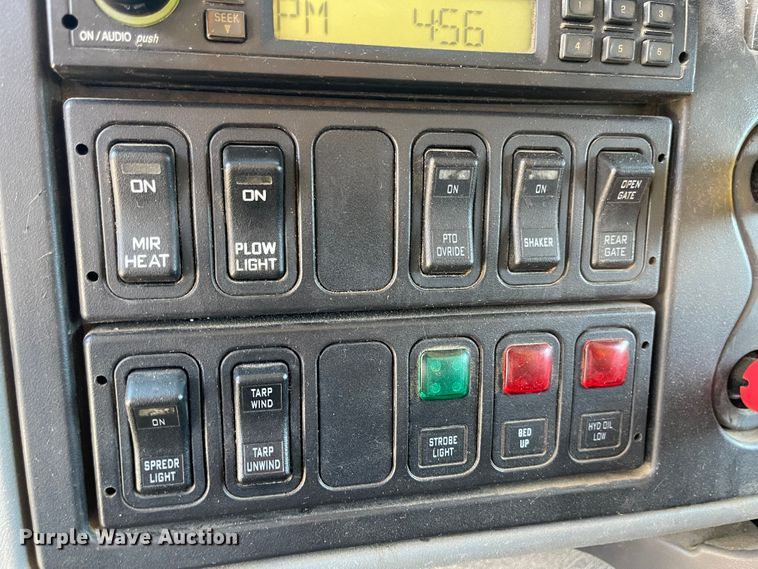 image for item DN7321 2005 International 7400  dump truck