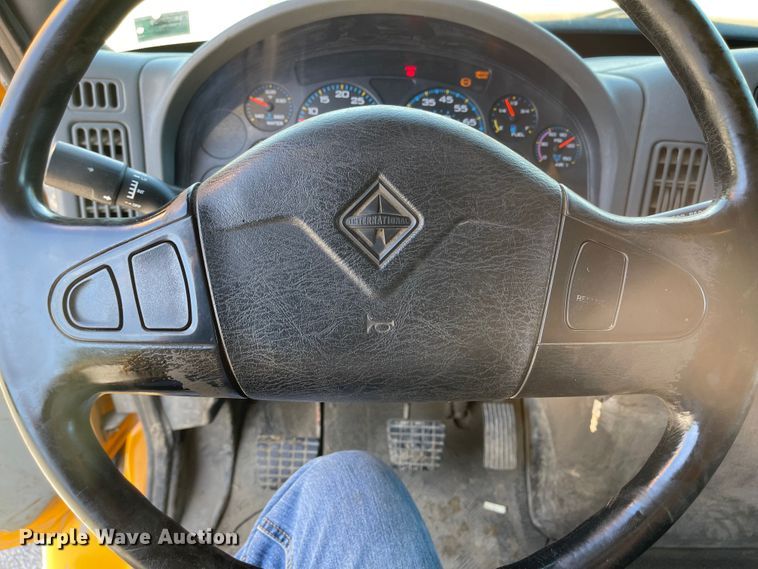 image for item DN7321 2005 International 7400  dump truck