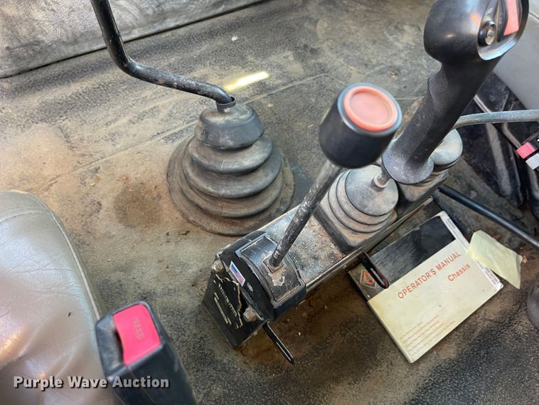 image for item DN7321 2005 International 7400  dump truck