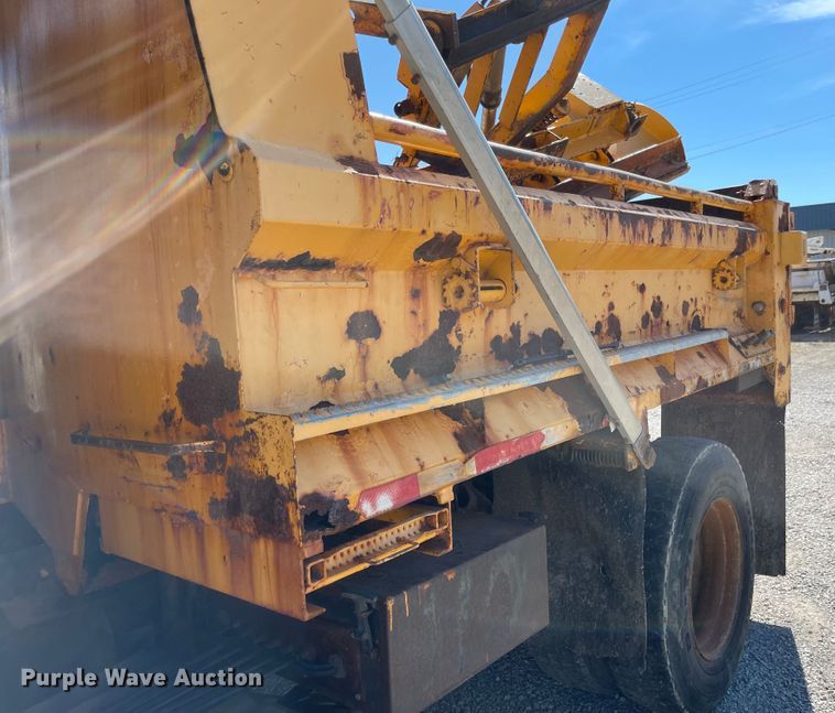 image for item DN7321 2005 International 7400  dump truck