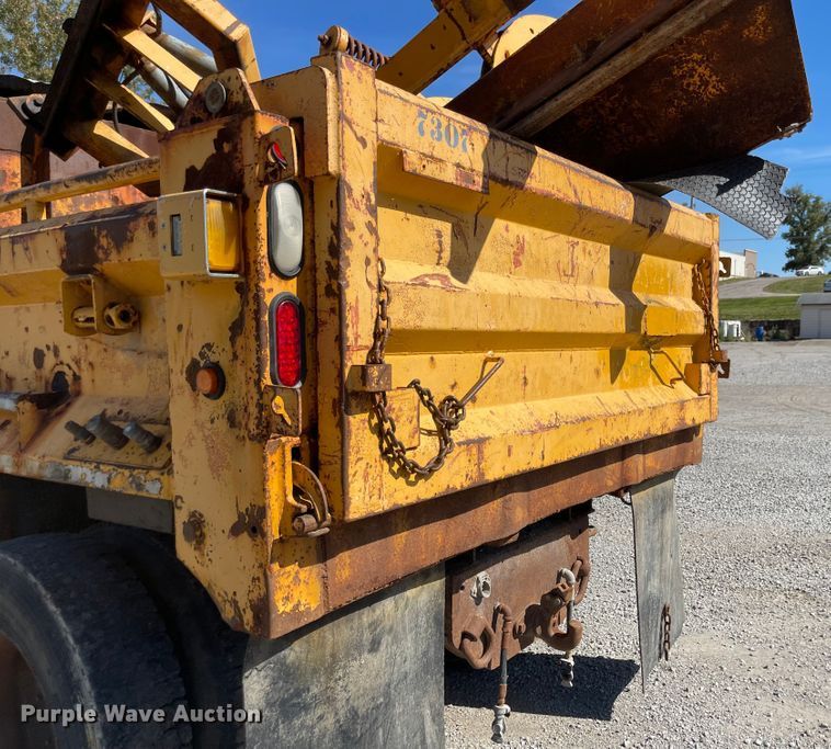 image for item DN7321 2005 International 7400  dump truck