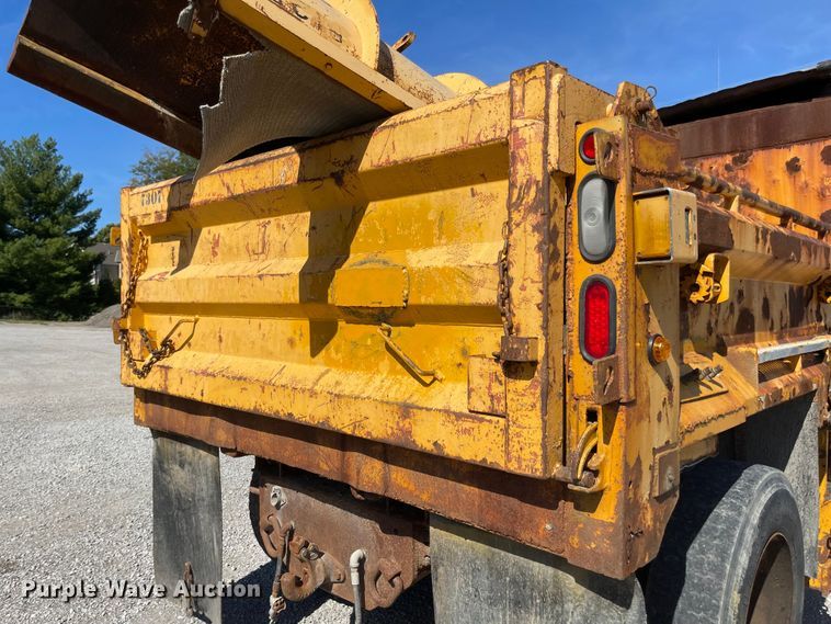 image for item DN7321 2005 International 7400  dump truck