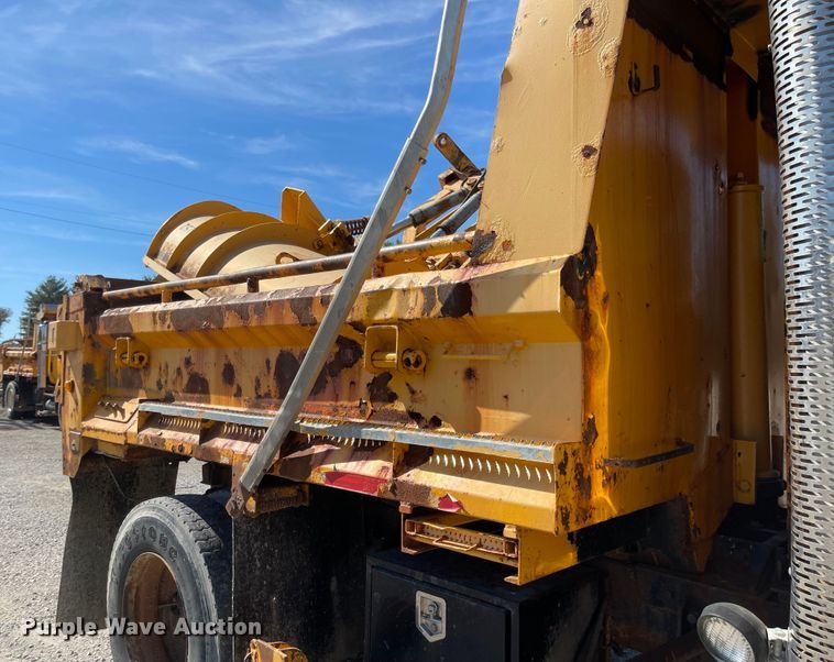 image for item DN7321 2005 International 7400  dump truck