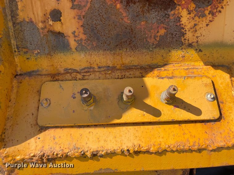 image for item DN7321 2005 International 7400  dump truck