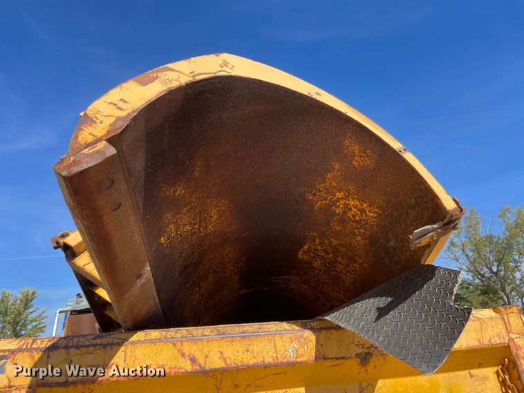 image for item DN7321 2005 International 7400  dump truck