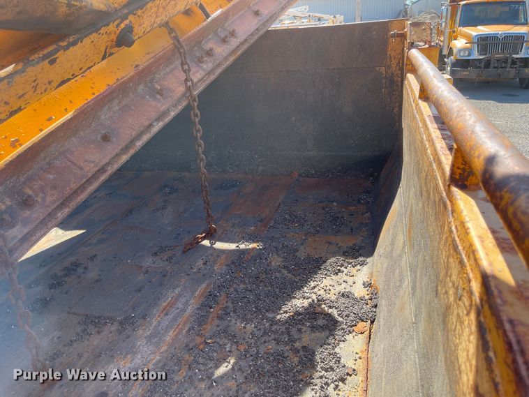 image for item DN7321 2005 International 7400  dump truck