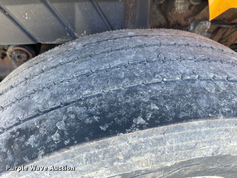 image for item DN7321 2005 International 7400  dump truck