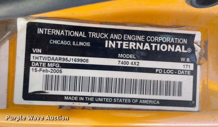 image for item DN7321 2005 International 7400  dump truck