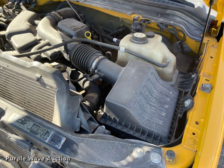 image for item DN7437 2008 Ford F250 Super Duty XL  utility bed pickup truck