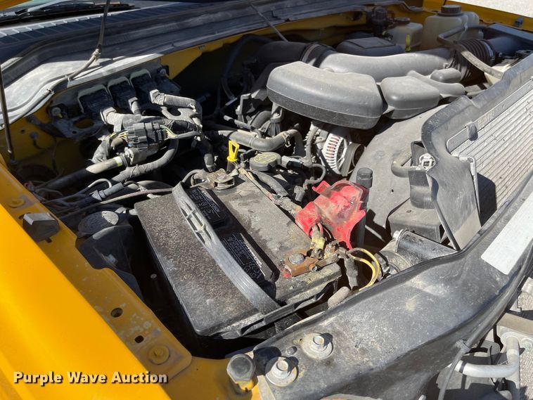 image for item DN7437 2008 Ford F250 Super Duty XL  utility bed pickup truck