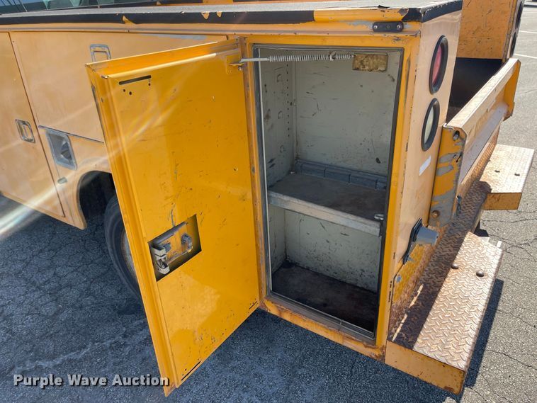 image for item DN7437 2008 Ford F250 Super Duty XL  utility bed pickup truck