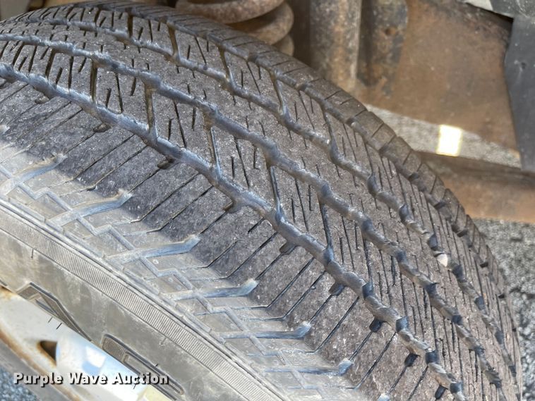 image for item DN7437 2008 Ford F250 Super Duty XL  utility bed pickup truck