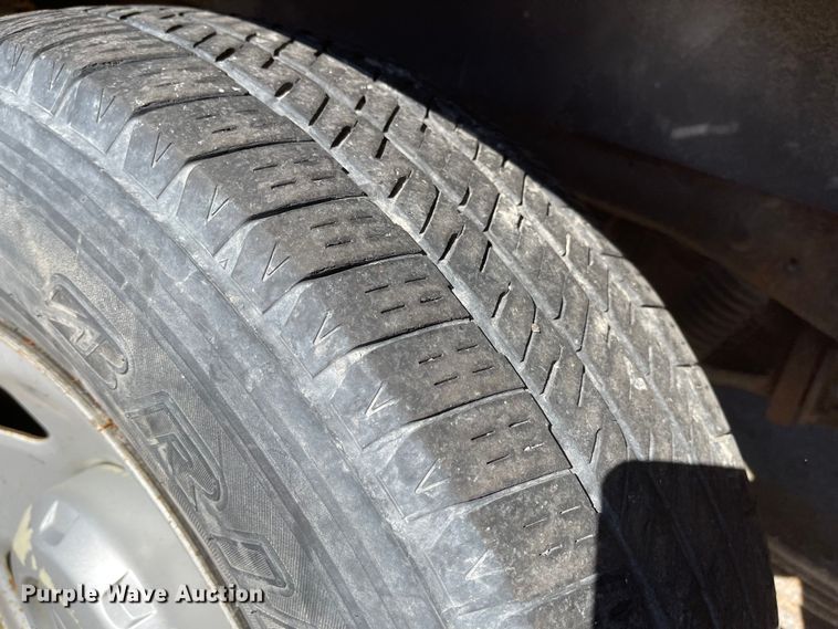 image for item DN7437 2008 Ford F250 Super Duty XL  utility bed pickup truck