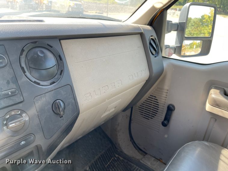 image for item DN7452 2009 Ford F250 Super Duty XL  Crew Cab pickup truck