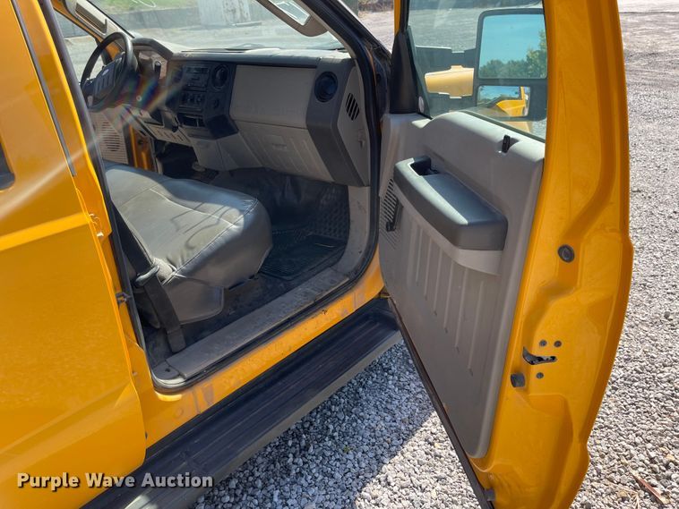 image for item DN7452 2009 Ford F250 Super Duty XL  Crew Cab pickup truck