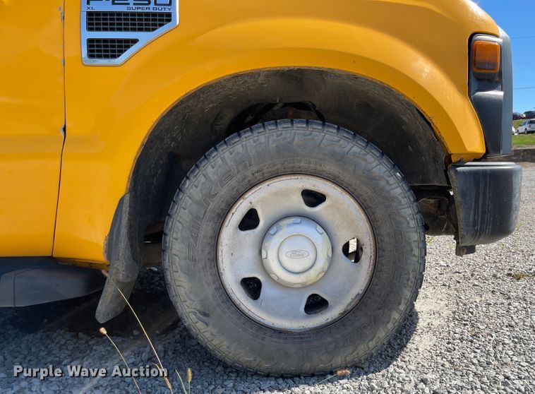 image for item DN7452 2009 Ford F250 Super Duty XL  Crew Cab pickup truck