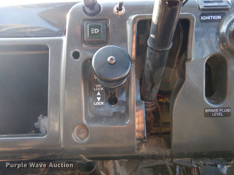 image for item DO1558 2007 Kawasaki Mule 3010  utility vehicle