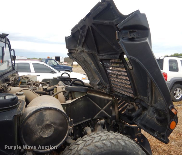 image for item DO1627 1992 Am General M1038  SUV